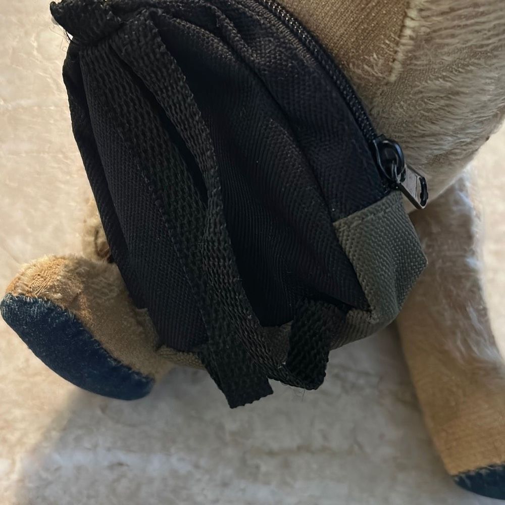 Mini Backpack Keychain - Picture 4 of 4